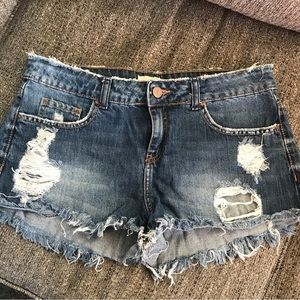 Zara denim shorts 8 distressed medium blue jeans z1975